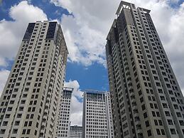 1BR Midtown Signature Apartment with Sofa Bed