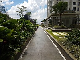 1BR Midtown Signature Apartment with Sofa Bed