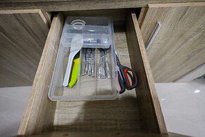 Exclusive Studio Apartment Springwood Residence