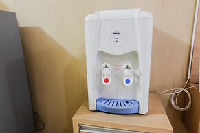 Minimalist Studio Room Great Western Apartment