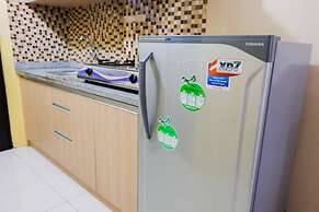 Minimalist Studio Room Great Western Apartment