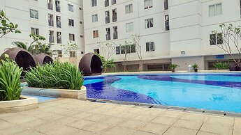 Comfy 2BR Bassura City Apartment Near Bassura Mall