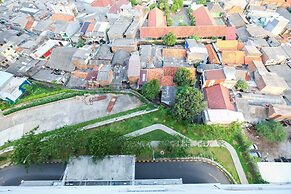 Comfy 2BR Bassura City Apartment Near Bassura Mall