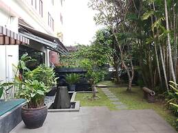 Elegant 2BR Apartment at Grand Setiabudi