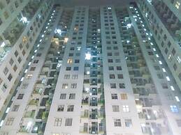 Spacious 1BR Pancoran Riverside Apartment near Kalibata City