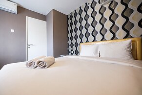 Modern and Comfort 2BR Bassura City Apartment