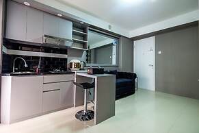 Modern and Comfort 2BR Bassura City Apartment