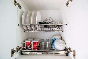 Modern and Comfort 2BR Bassura City Apartment