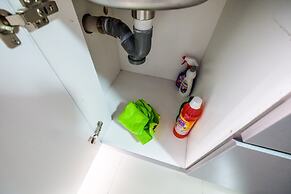 Modern and Comfort 2BR Bassura City Apartment