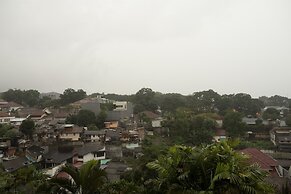 Spacious Studio Room at Grand Setiabudi Apartment