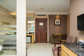 Spacious Studio Room at Grand Setiabudi Apartment