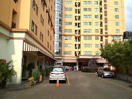 Spacious Studio Room at Grand Setiabudi Apartment