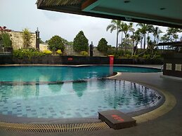 Spacious Studio Room at Grand Setiabudi Apartment