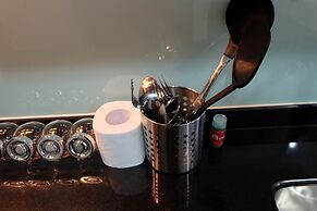 Comfy Studio Menteng Park Apartment