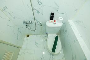 Spacious Studio Room at Green Pramuka Apartment