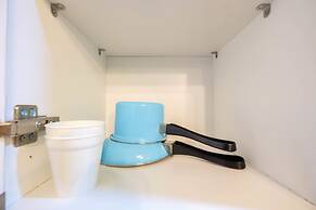 Spacious Studio Room at Green Pramuka Apartment