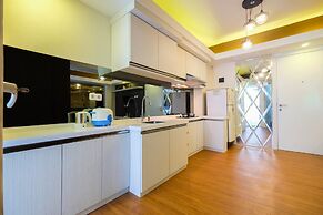 Spacious Studio Room at Green Pramuka Apartment