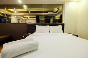 Spacious Studio Room at Green Pramuka Apartment