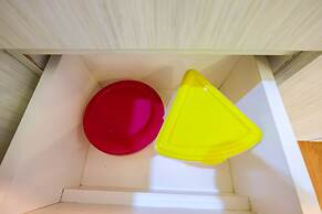 Spacious Studio Room at Green Pramuka Apartment