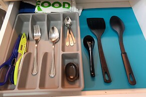 Best Price Studio Menteng Park Apartment