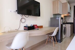 Best Price Studio Menteng Park Apartment