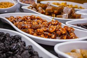 Shimall Deluxe Hotel