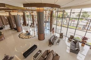 Shimall Deluxe Hotel