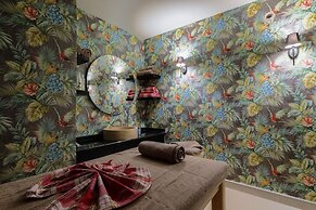 Shimall Deluxe Hotel