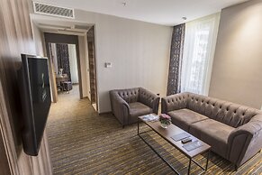 Shimall Deluxe Hotel