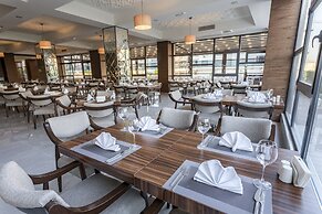 Shimall Deluxe Hotel