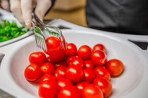 Shimall Deluxe Hotel