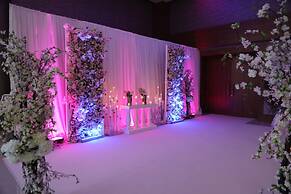 Shimall Deluxe Hotel