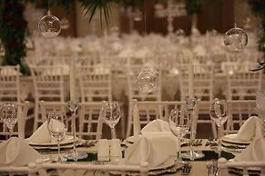 Shimall Deluxe Hotel