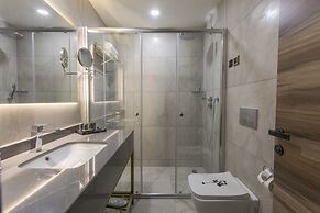 Shimall Deluxe Hotel