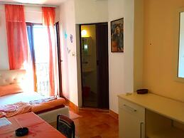 Prag Apartments & Rooms
