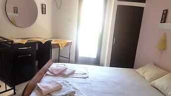 Prag Apartments & Rooms