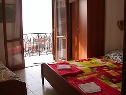 Prag Apartments & Rooms