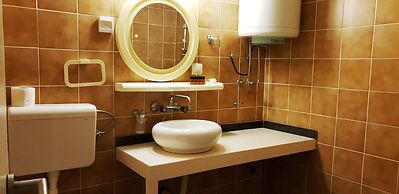 Prag Apartments & Rooms