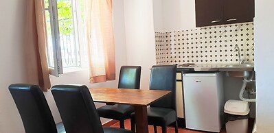 Prag Apartments & Rooms