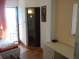 Prag Apartments & Rooms