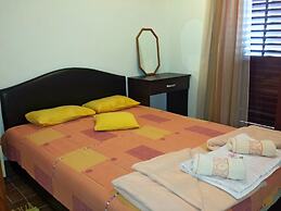 Prag Apartments & Rooms