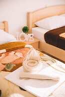 Panorama Apartments & Rooms