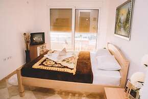 Panorama Apartments & Rooms