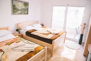 Panorama Apartments & Rooms