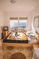 Panorama Apartments & Rooms