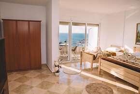 Panorama Apartments & Rooms