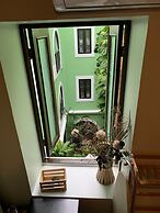 Casa Of Essence
