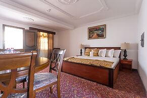 Royal Elmount Hotel