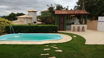 Casa com 4 Suítes e Piscina em Búzios