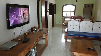 Casa com 4 Suítes e Piscina em Búzios